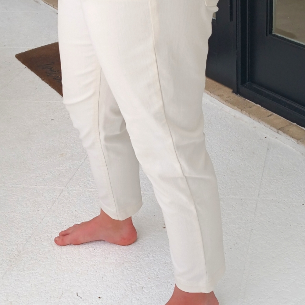 Theory white denim cropped ankle pants size 12 - Picture 9 of 9